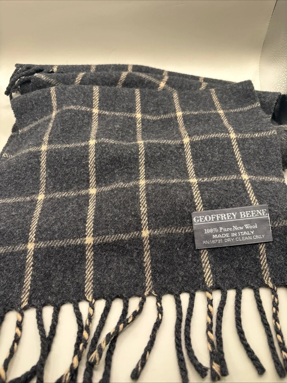 Vtg Geoffrey Beene 100% Pure Wool Scarf 52X12” Gray Plaid Fringe Made in Italy